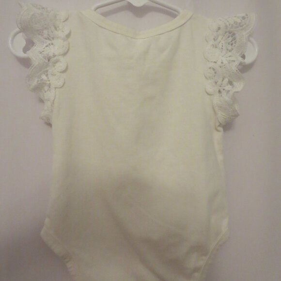 Photo Shoot 1 Year Old Flutter Sleeve Onesie - Picture 2 of 5